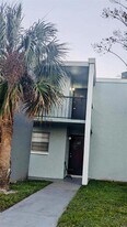 2840 Somerset Park Dr in Tampa, FL - Building Photo