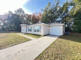 6 Juniper Way in Ocala, FL - Building Photo