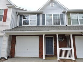 132 Swaying Pine Ct in Crestview, FL - Building Photo