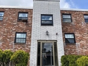 31 Myrtle St, Unit #5 in Malden, MA - Building Photo - Building Photo