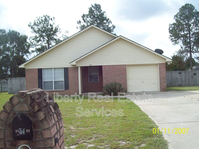 95 Tempest Ln in Allenhurst, GA - Building Photo