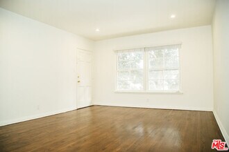 521 Hollister Ave in Santa Monica, CA - Building Photo - Building Photo