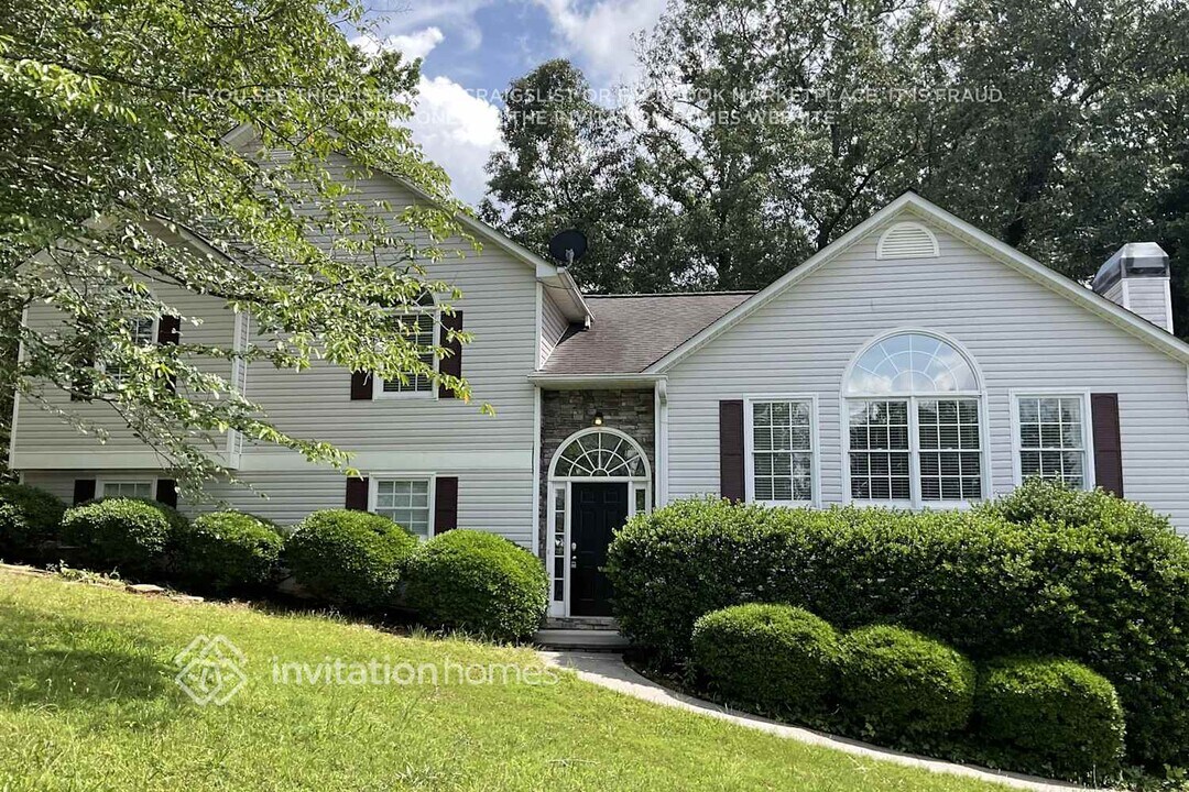 303 Pamela Pl in Canton, GA - Building Photo