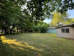 2004 Throckmorton St in Gainesville, TX - Building Photo - Building Photo