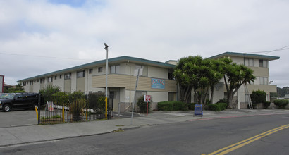 Aztec Apartments in San Pablo, CA - Building Photo - Building Photo