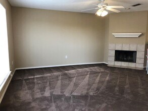 2334 78th St, Unit 2 in Lubbock, TX - Building Photo - Building Photo