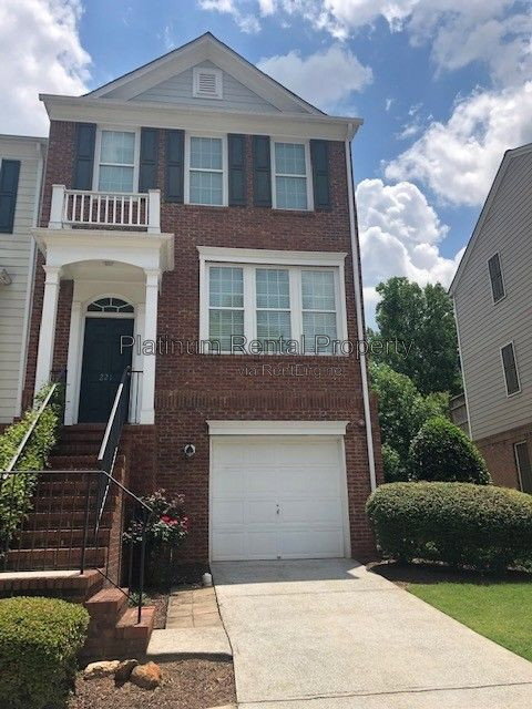 property at 221 Balaban Cir