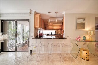 2918 Whitehead St in Miami, FL - Building Photo - Building Photo