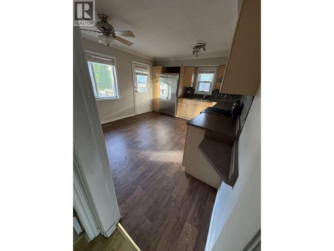 910 Robinson St in Coquitlam, BC - Building Photo - Building Photo