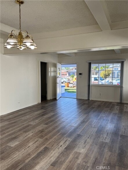 1538 W 51st Pl, Unit 211 in Los Angeles, CA - Building Photo - Building Photo