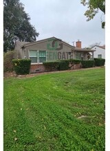 324 Rowland Ave in Modesto, CA - Building Photo - Building Photo