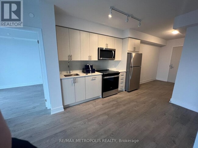property at 2550-2550 Simcoe St N