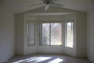 2101 Poppywood Ave in Henderson, NV - Building Photo - Building Photo