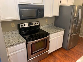 2401 Forest Edge Ct in Odenton, MD - Building Photo - Building Photo