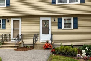 56 Durham Rd, Unit 54 in Dover, NH - Building Photo