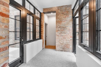 1810 N Wells St, Unit Lincoln Park Mews in Chicago, IL - Foto de edificio - Building Photo