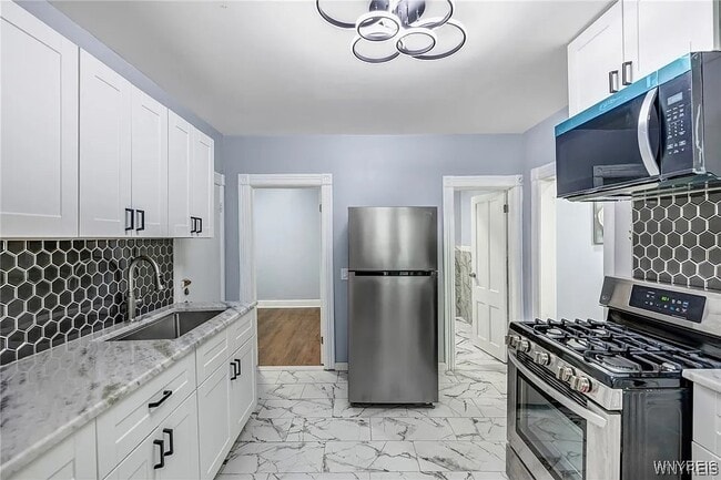 405 W Ferry St in Buffalo, NY - Building Photo - Building Photo