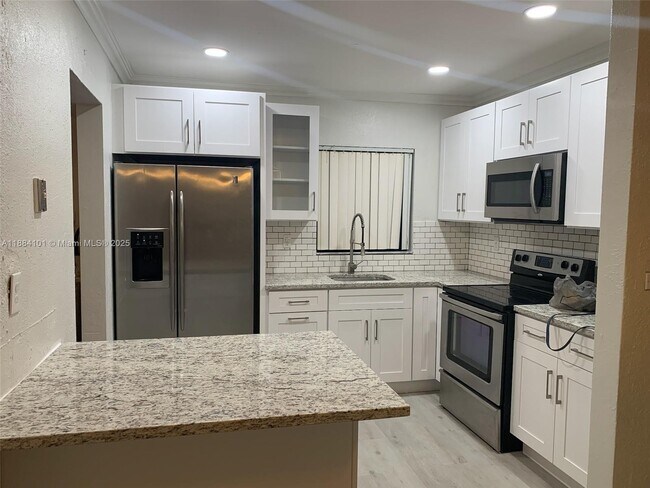 1501 NW 174th St in Miami, FL - Building Photo - Building Photo