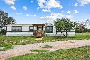 154 Oak Lawn Dr in Bandera, TX - Building Photo
