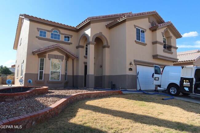 943 Via Descanso Dr in El Paso, TX - Building Photo - Building Photo