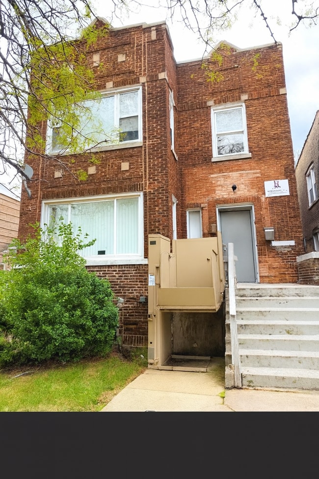 9911 S Hoxie Ave, Unit 1