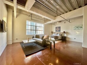 312 W 5th St, Unit 1105 in Los Angeles, CA - Building Photo - Building Photo