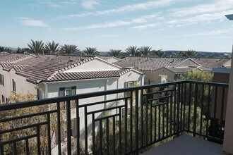 3887 Pell Pl, Unit 426 in San Diego, CA - Building Photo - Building Photo