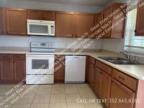 10561 SE 67 Ct in Belleview, FL - Building Photo - Building Photo