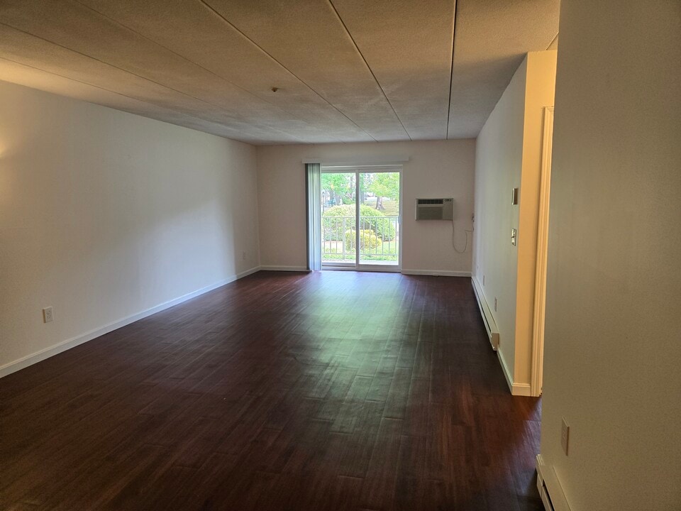 50 Webster St, Unit 108 in Weymouth, MA - Building Photo