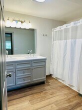 5333 Rogue River Hwy in Gold Hill, OR - Building Photo - Building Photo