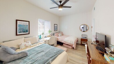 5231 Tipton St in San Diego, CA - Building Photo - Building Photo