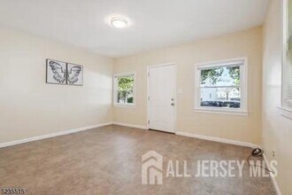 272 Comstock St in New Brunswick, NJ - Building Photo - Building Photo