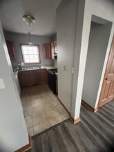 106 Parade St, Unit 106 Parade St #1 in Erie, PA - Building Photo - Building Photo