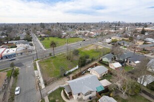 Gateway West in Sacramento, CA - Building Photo