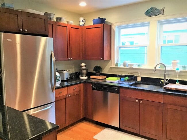 60 Magnolia Ave, Unit 2