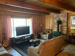 1044 Glen Rd in South Lake Tahoe, CA - Building Photo - Building Photo