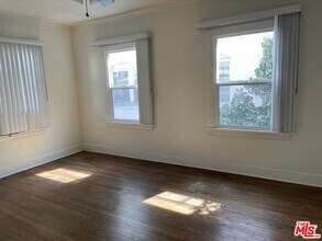 238 S Kenmore Ave in Los Angeles, CA - Building Photo - Building Photo