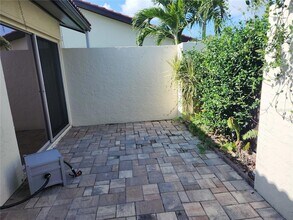 3409 Montilla Ct in Sarasota, FL - Building Photo - Building Photo