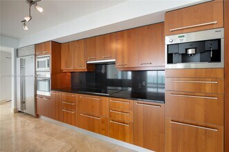 1331 Brickell Bay Dr, Unit 1331 Brickell Bay Dr in Miami, FL - Building Photo - Building Photo