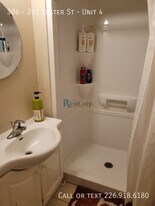 251-251 Lester St in Waterloo, ON - Building Photo