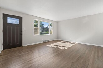 4604 Saratoga St in Omaha, NE - Building Photo - Building Photo