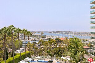 13650 Marina Pointe Dr in Marina Del Rey, CA - Building Photo
