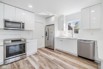 8705 Tahiti Ln in Tampa, FL - Building Photo - Building Photo
