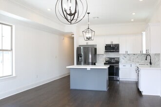 4205 S Prieur St in New Orleans, LA - Building Photo - Building Photo
