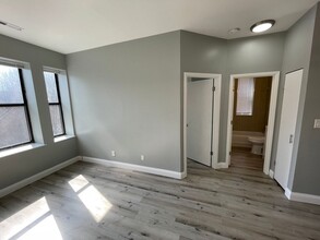 629 Clara Ave in St. Louis, MO - Foto de edificio - Building Photo