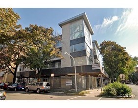 1655 W School St in Chicago, IL - Building Photo - Building Photo