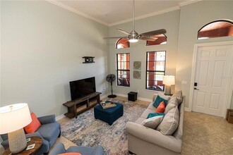 8320 Esperanza Street in Ft. Myers, FL - Foto de edificio - Building Photo