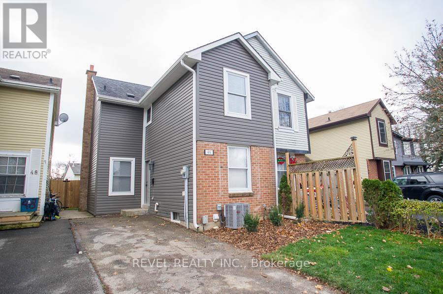 46 Enfield Crescent in Brantford, ON - Building Photo