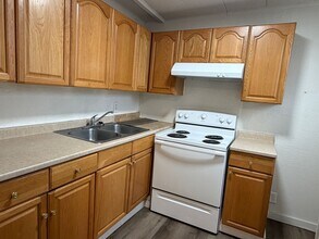 2920 NE Riverside Ave in Pendleton, OR - Building Photo - Building Photo