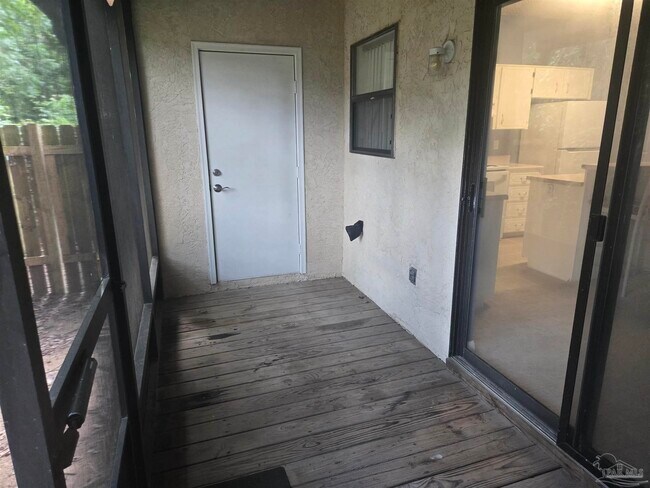 1127 Bloodworth Ln in Pensacola, FL - Building Photo - Building Photo